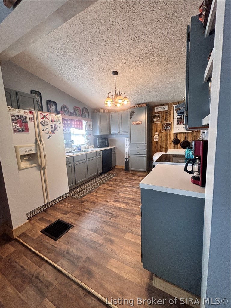 104 N Posey Street Property Photo 25