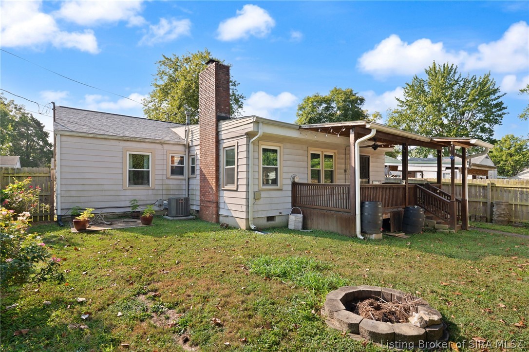 205 E Lewis Street Property Photo 3