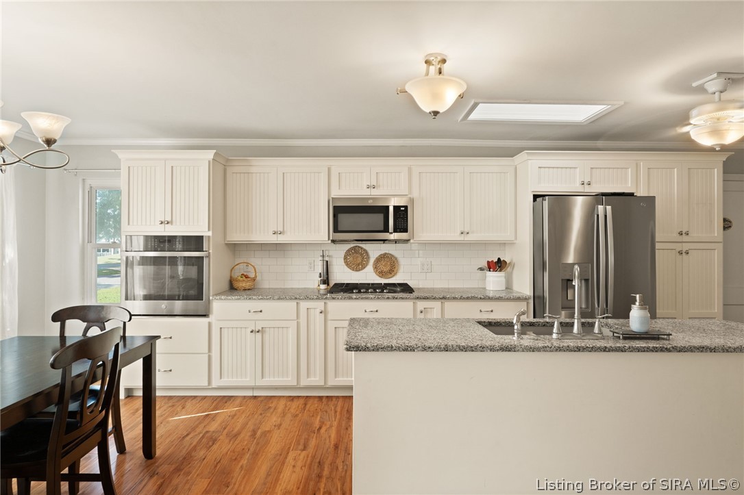 205 E Lewis Street Property Photo 5
