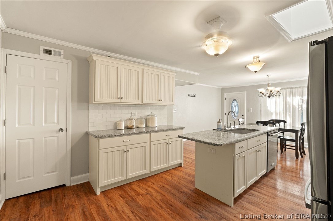 205 E Lewis Street Property Photo 11