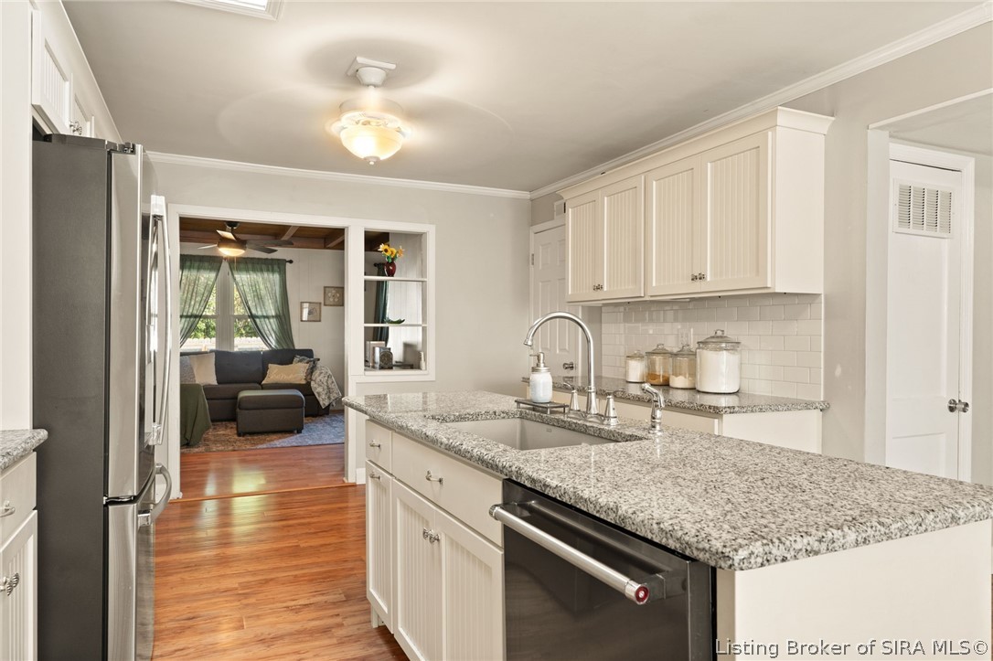 205 E Lewis Street Property Photo 14