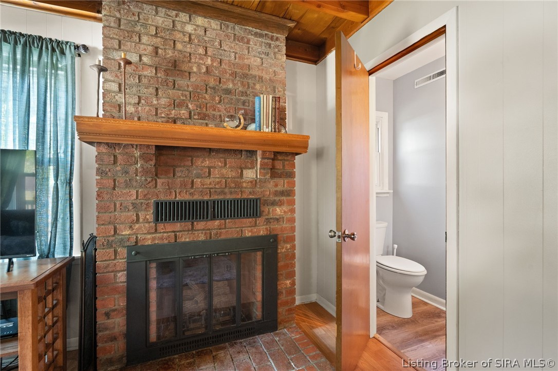 205 E Lewis Street Property Photo 19