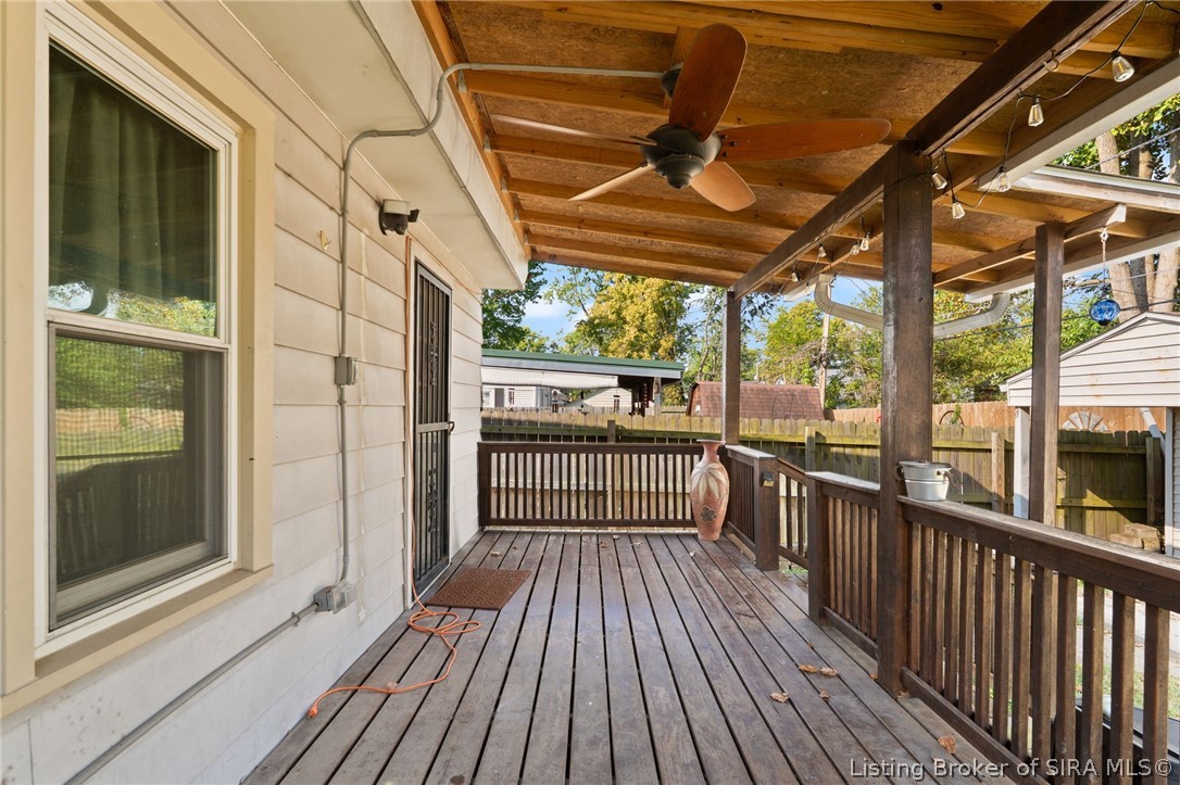 205 E Lewis Street Property Photo 29