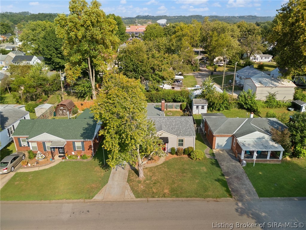 205 E Lewis Street Property Photo 35