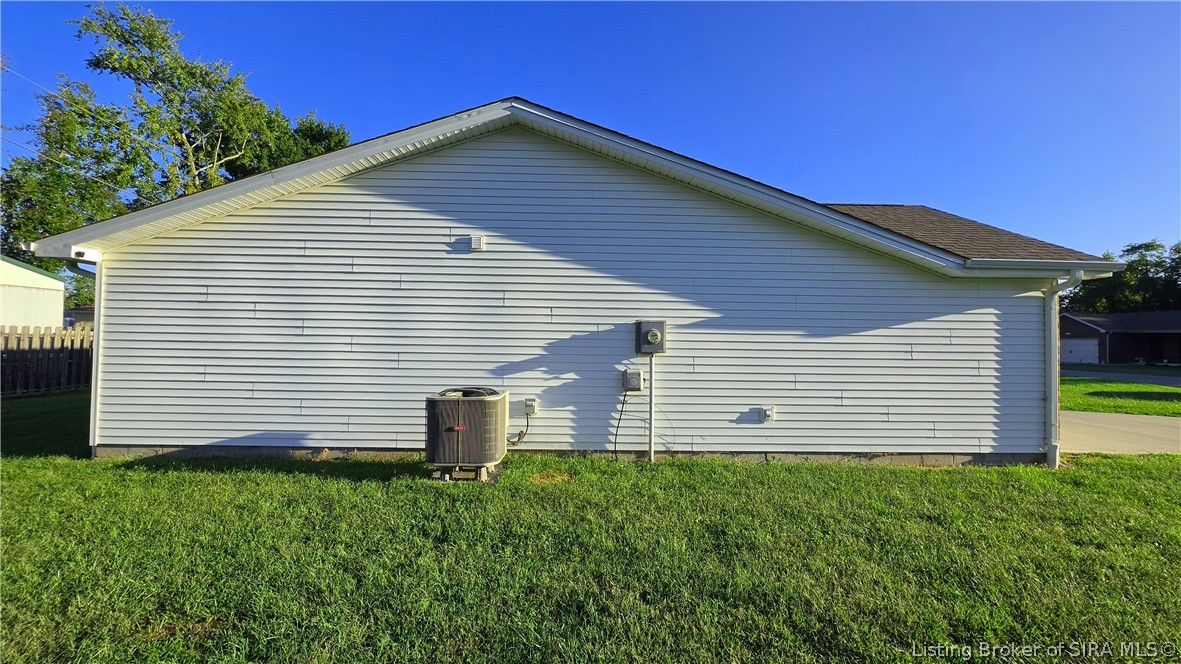 180 Parkside Drive Property Photo 3