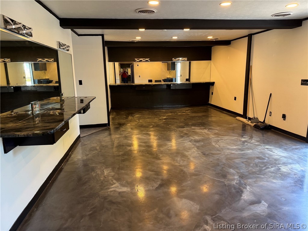 1617 State Street Property Photo 4