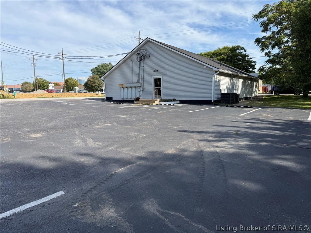 1617 State Street Property Photo 15