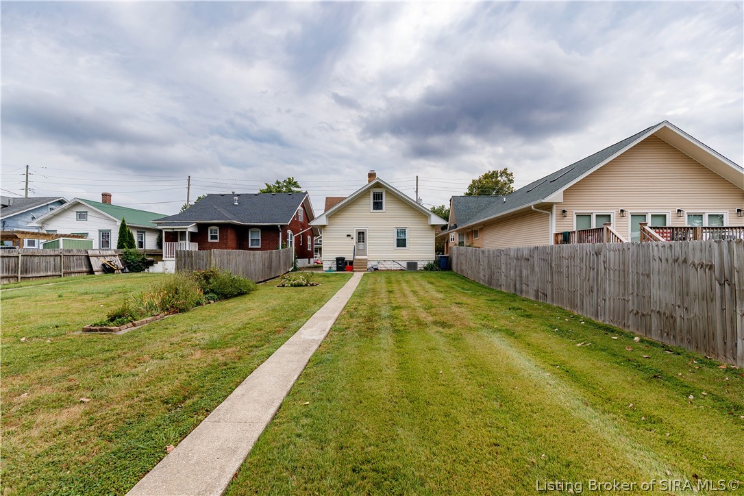 943 E 7th Street Property Photo 7