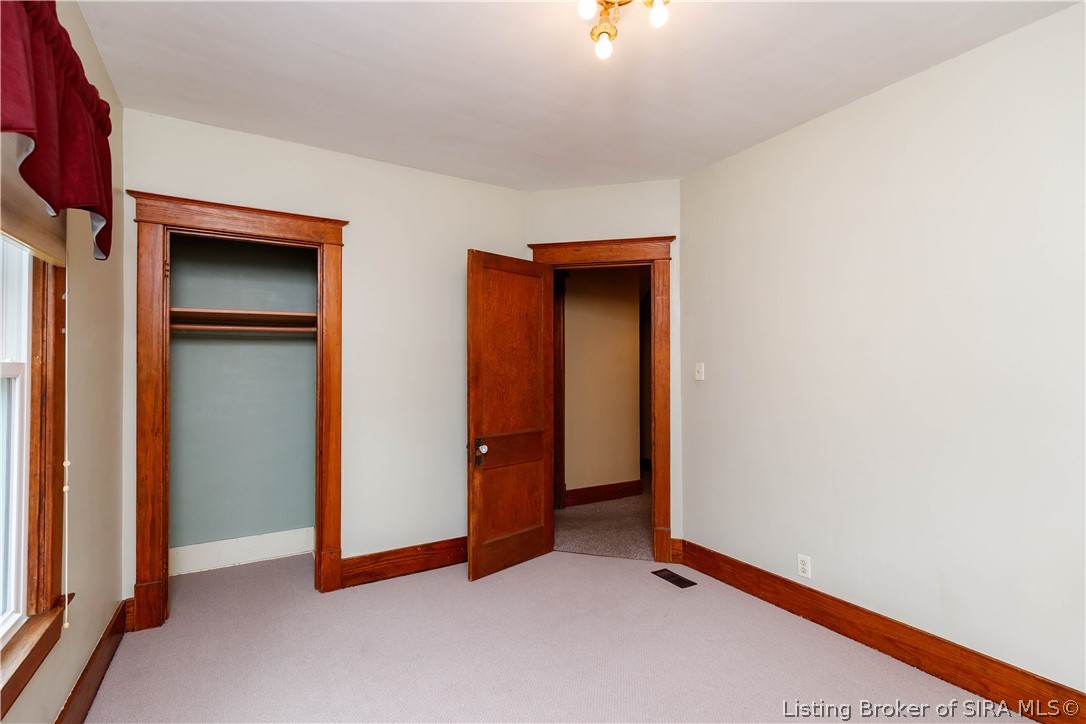 943 E 7th Street Property Photo 32