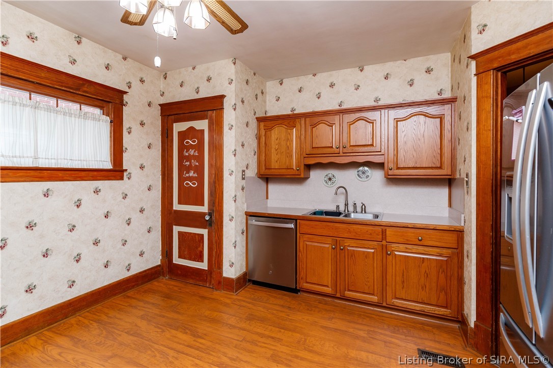 943 E 7th Street Property Photo 36