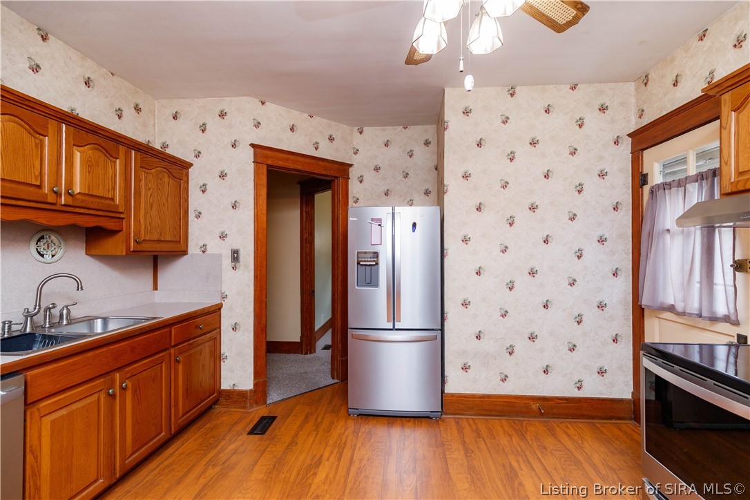 943 E 7th Street Property Photo 37