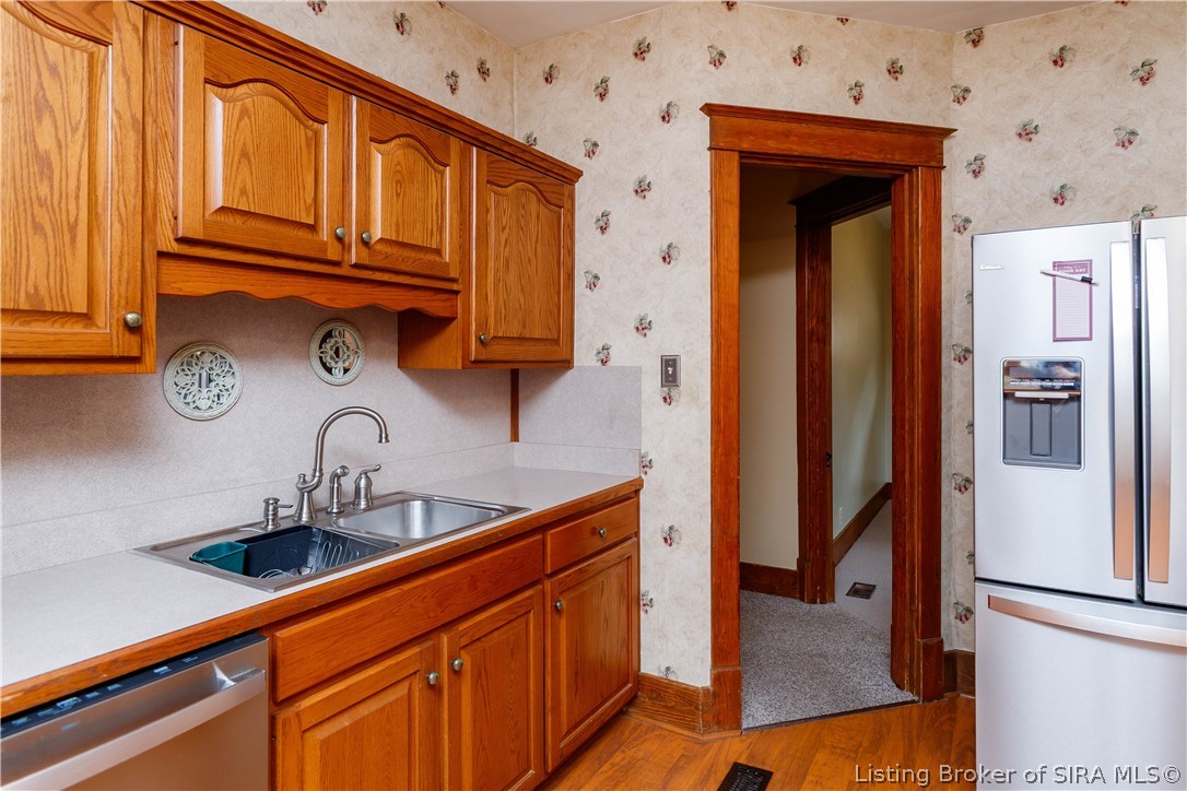 943 E 7th Street Property Photo 38