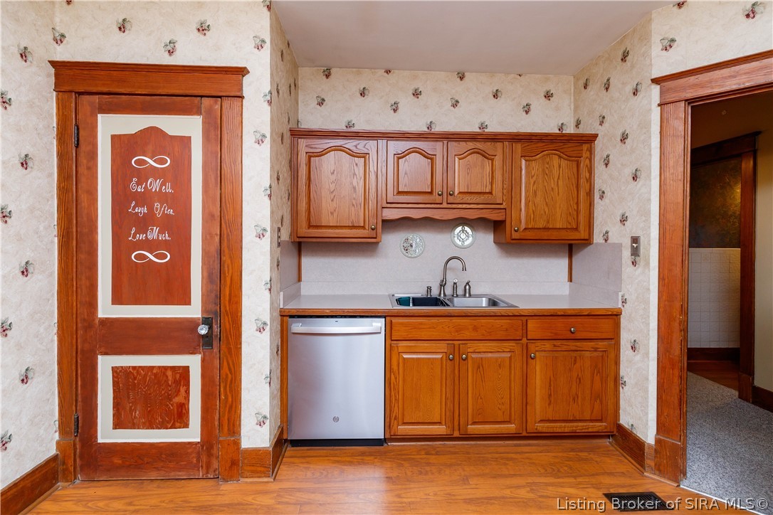 943 E 7th Street Property Photo 40