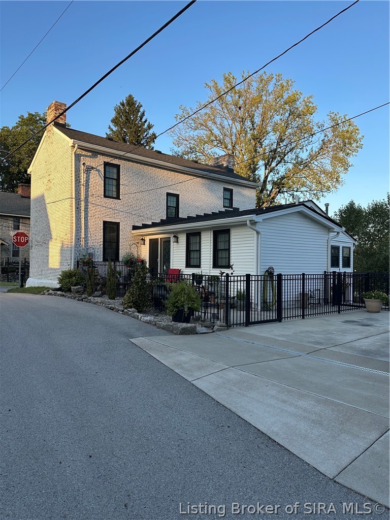 409 Mulberry Street Property Photo 9