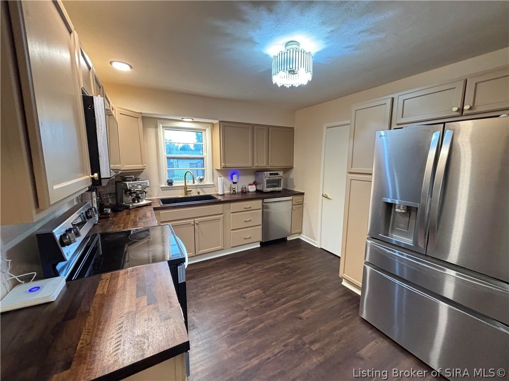 2412 Blackiston Mill Road Property Photo 3