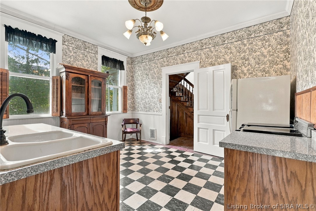 614 N Capitol Avenue Property Photo 17