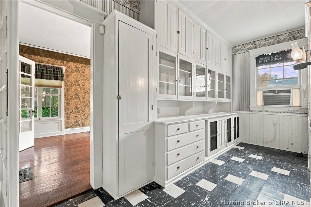 614 N Capitol Avenue Property Photo 20