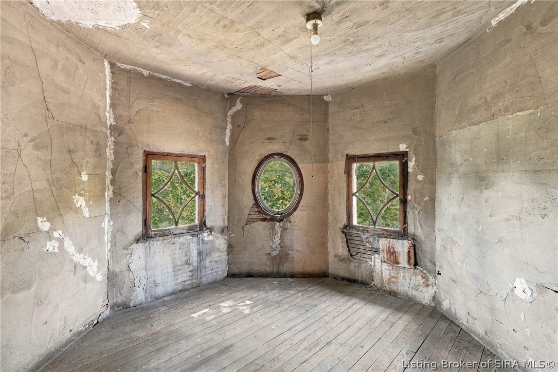 614 N Capitol Avenue Property Photo 51