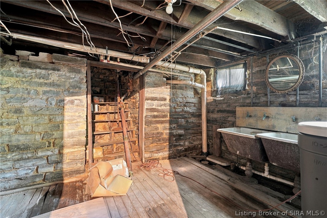 614 N Capitol Avenue Property Photo 56