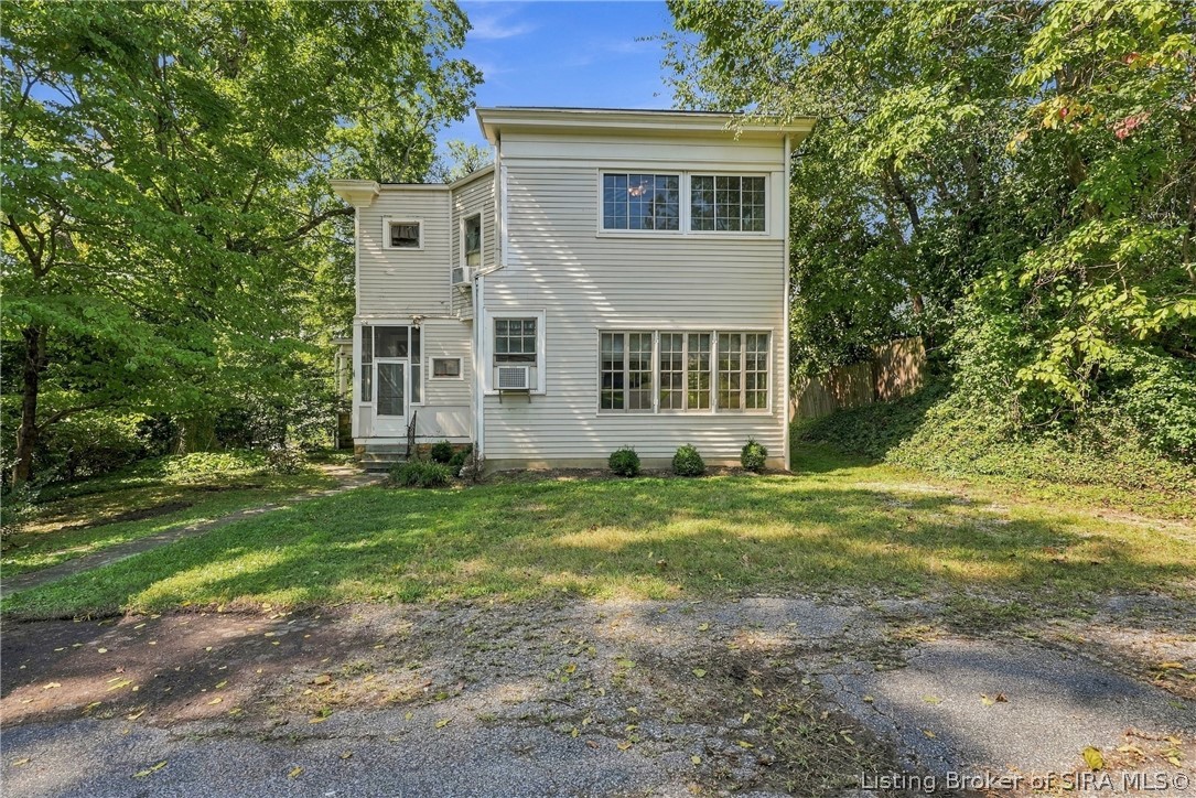 614 N Capitol Avenue Property Photo 58
