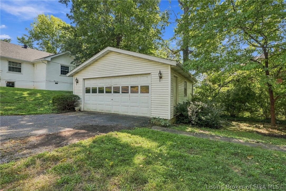 614 N Capitol Avenue Property Photo 59