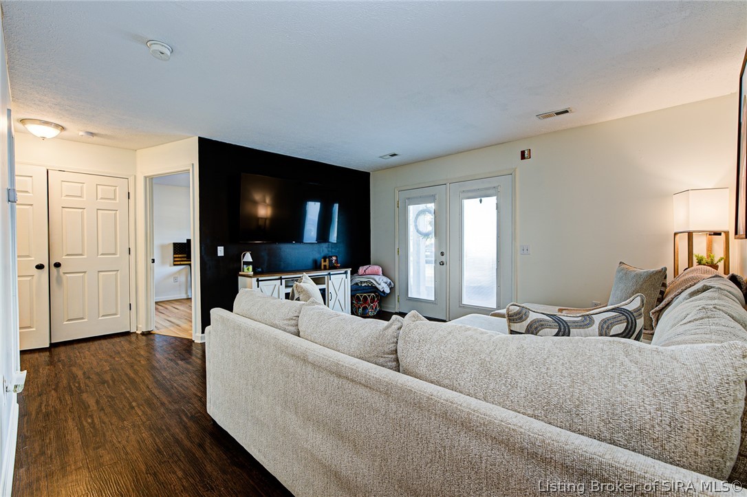 110 Colonial Drive Property Photo 3