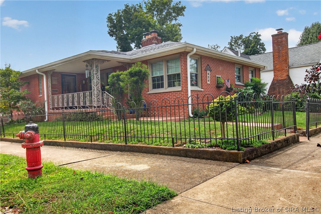 424 E 4th Street Property Photo 1