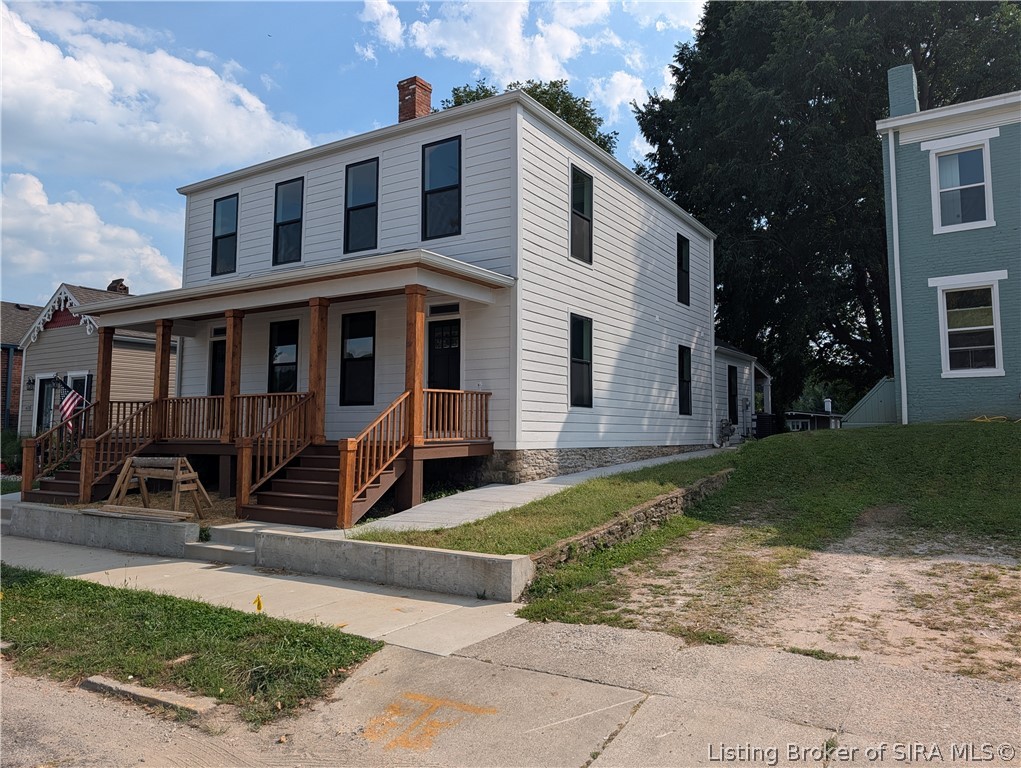 725 W Third Street Property Photo 2