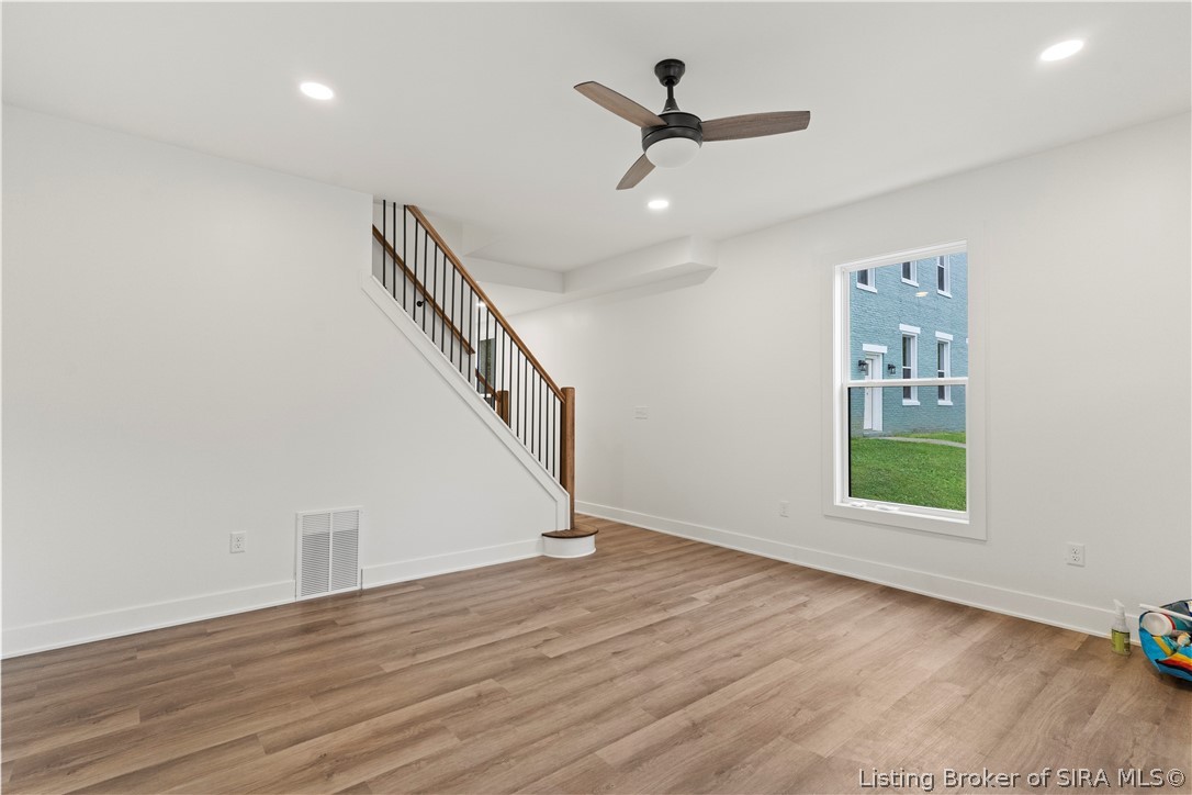 725 W Third Street Property Photo 3