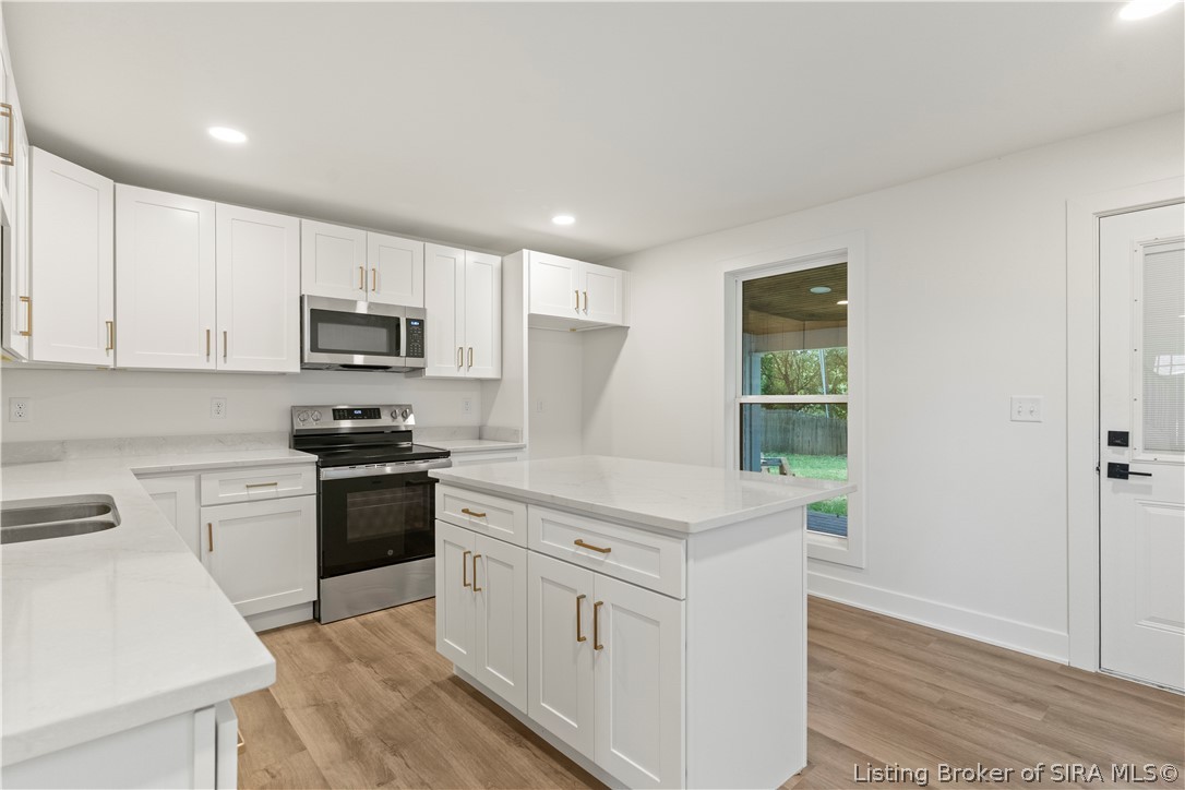 725 W Third Street Property Photo 5