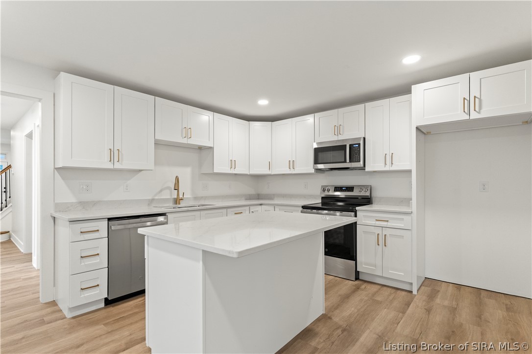 725 W Third Street Property Photo 6