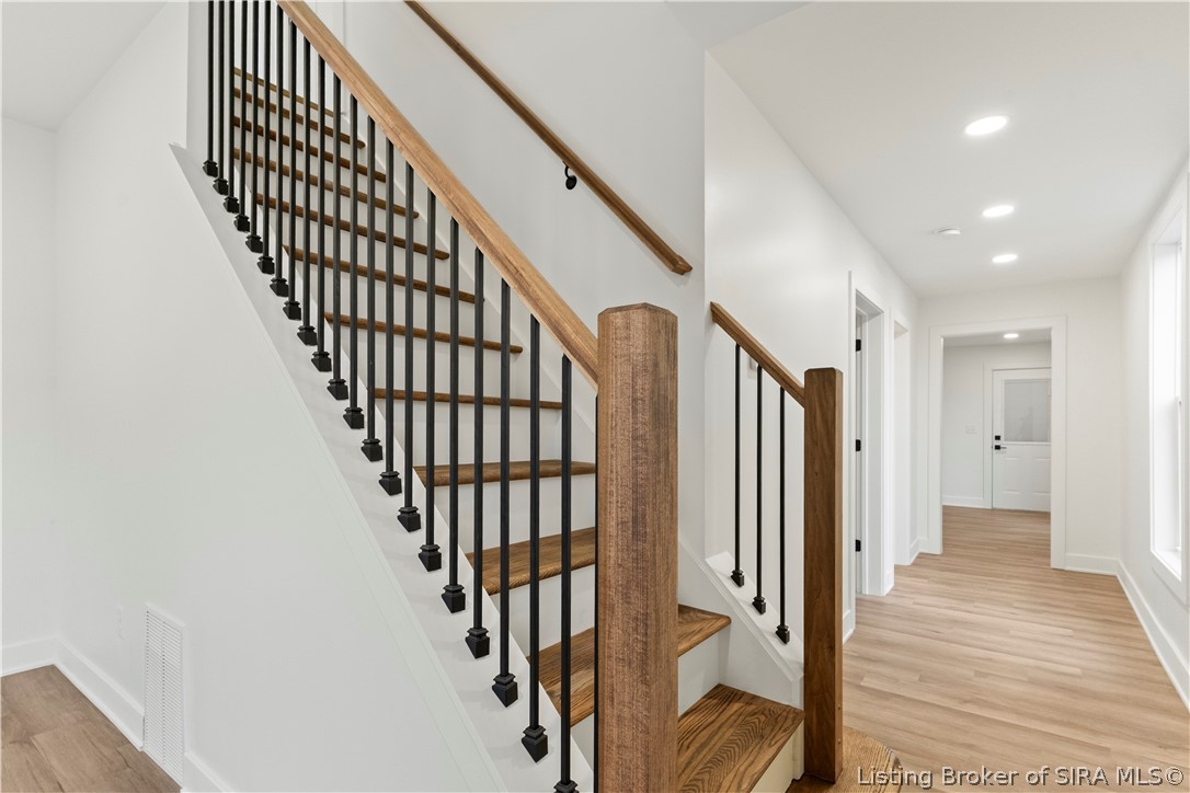 725 W Third Street Property Photo 8