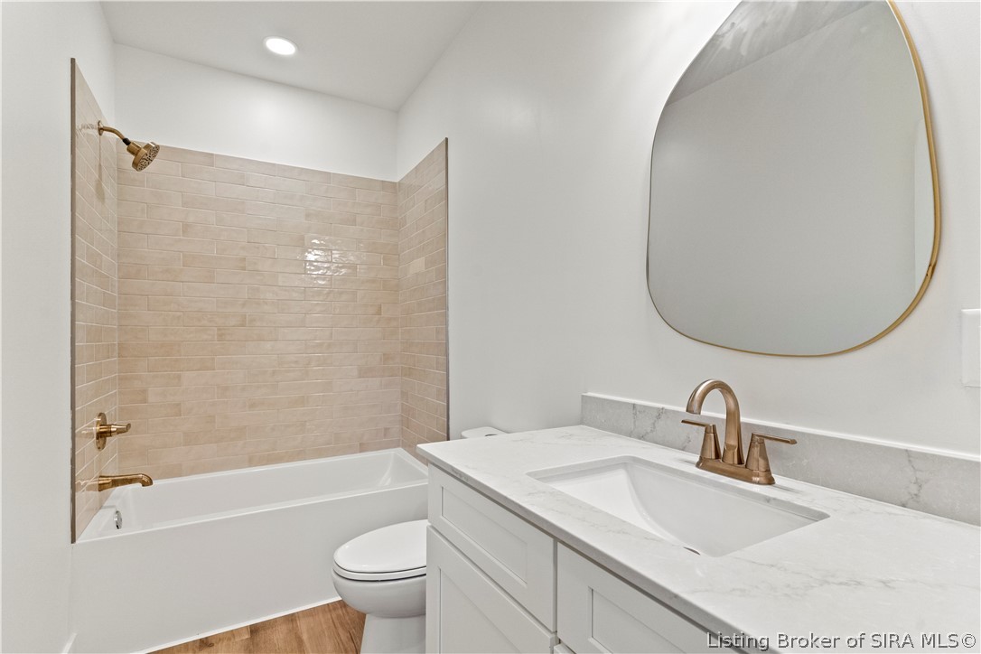 725 W Third Street Property Photo 11