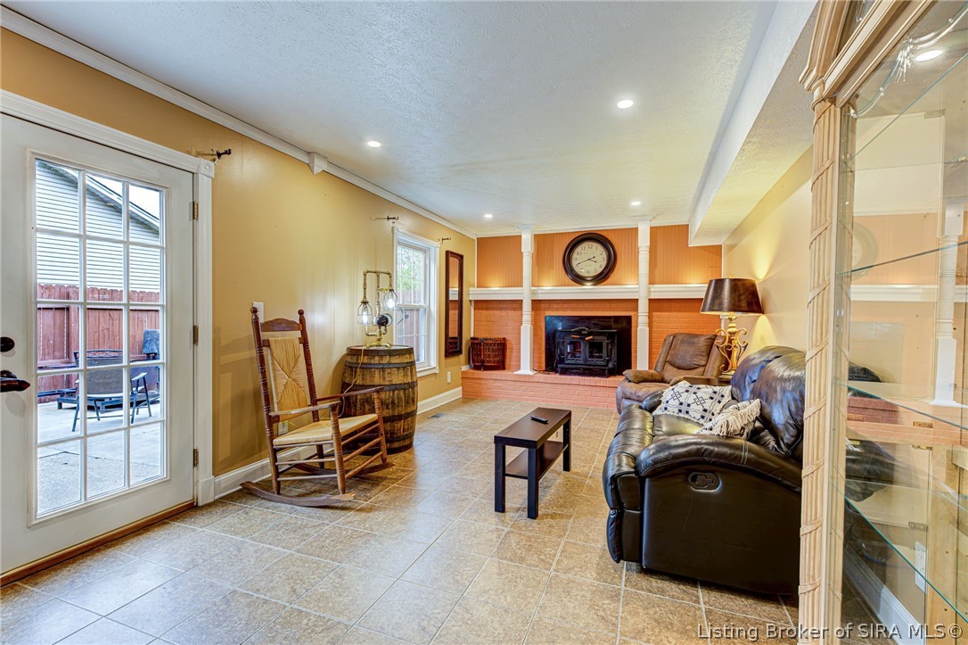 917 Castlewood Drive Property Photo 7