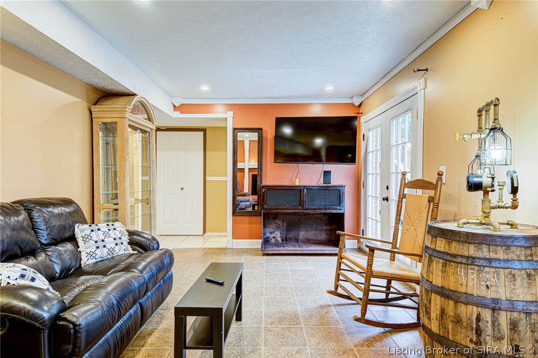 917 Castlewood Drive Property Photo 8