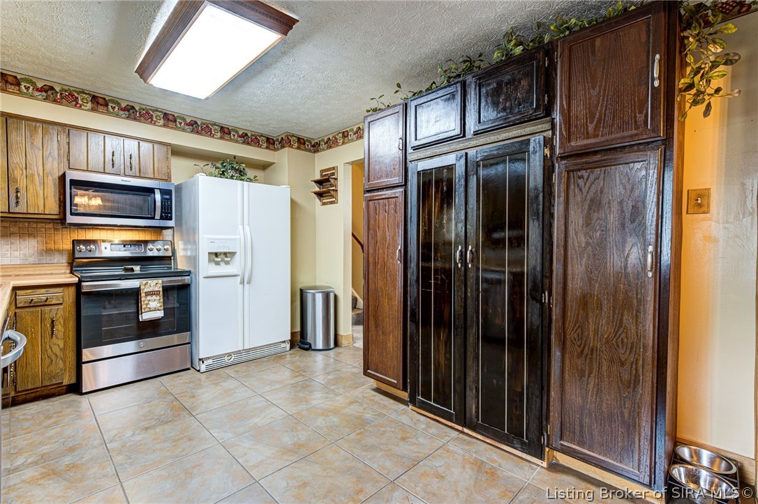 917 Castlewood Drive Property Photo 14