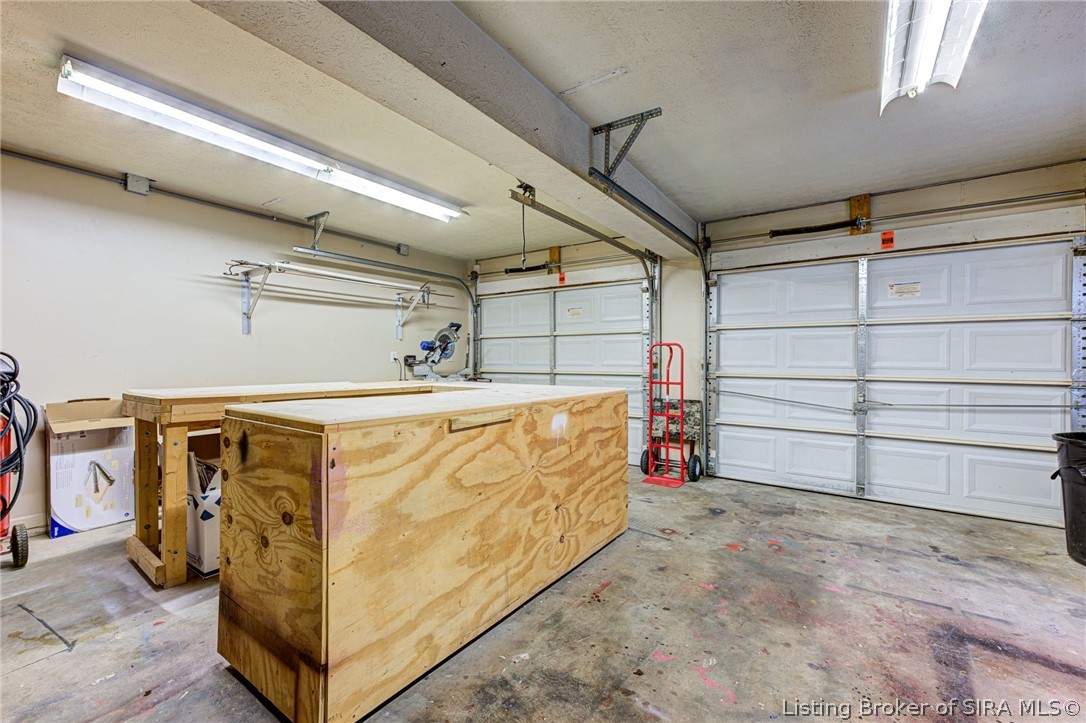 917 Castlewood Drive Property Photo 30