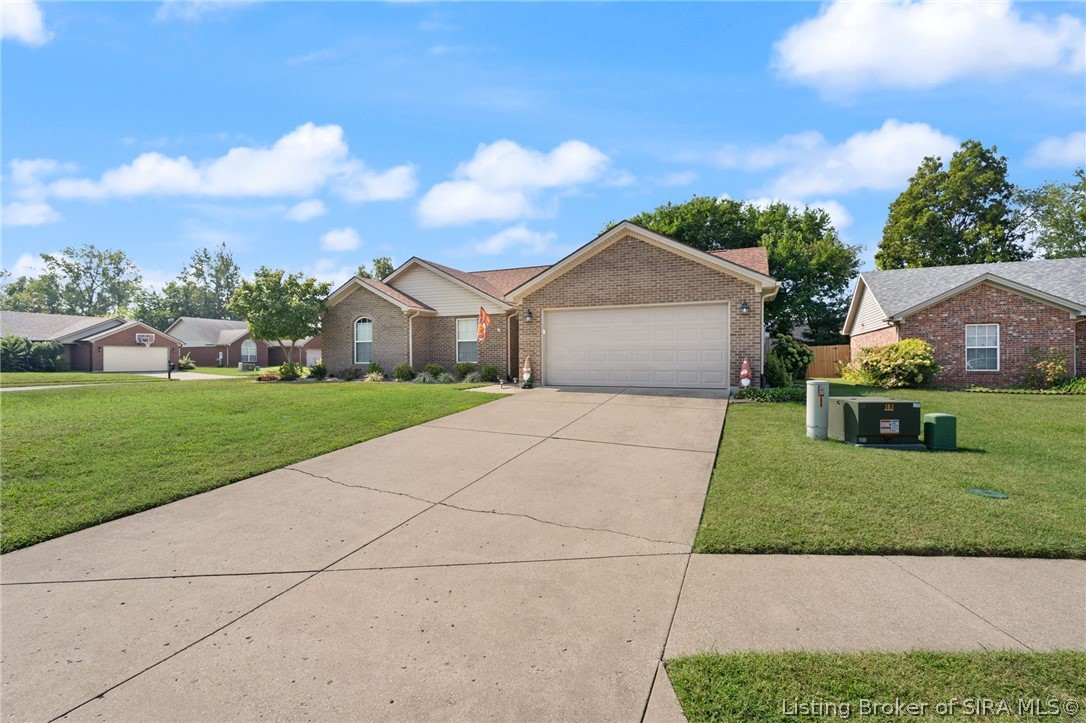 6016 Pine View Court Property Photo 3