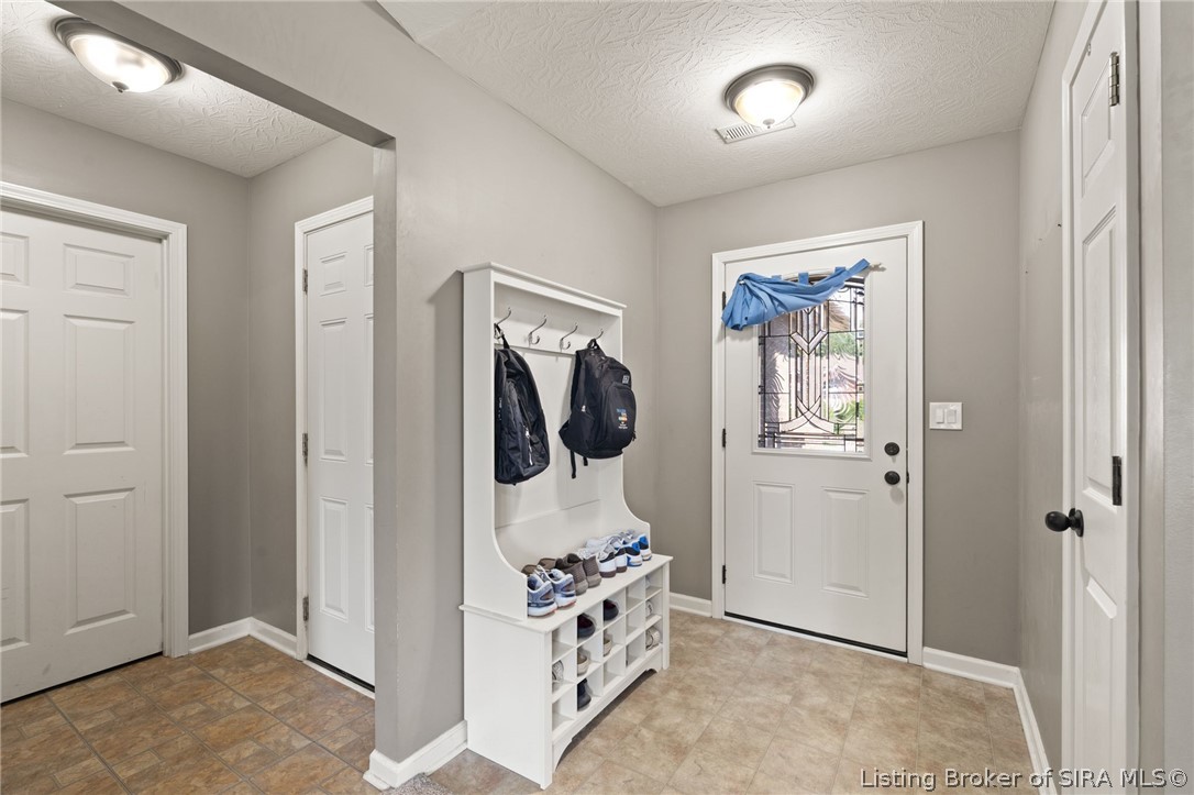 6016 Pine View Court Property Photo 11
