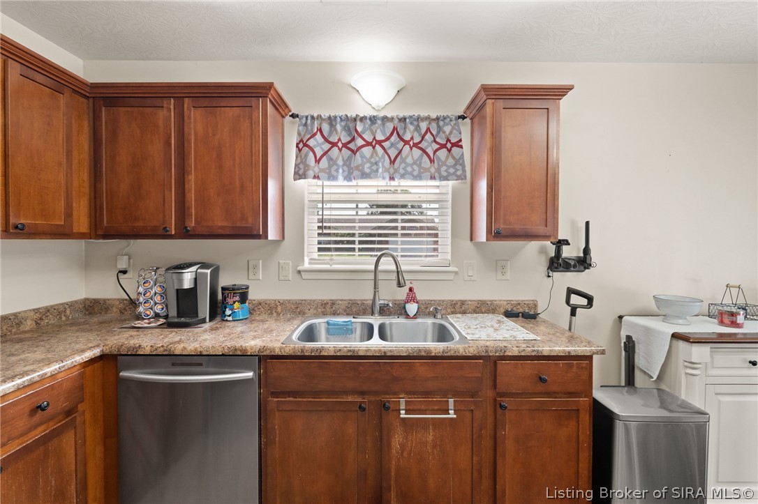 6016 Pine View Court Property Photo 20