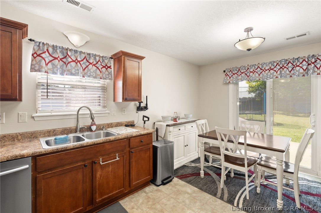 6016 Pine View Court Property Photo 23