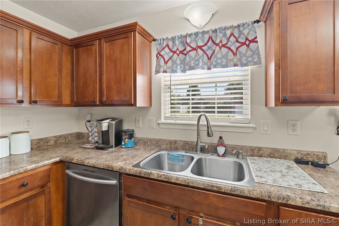 6016 Pine View Court Property Photo 24