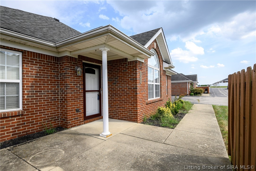 1933 Harmony Circle Property Photo 3