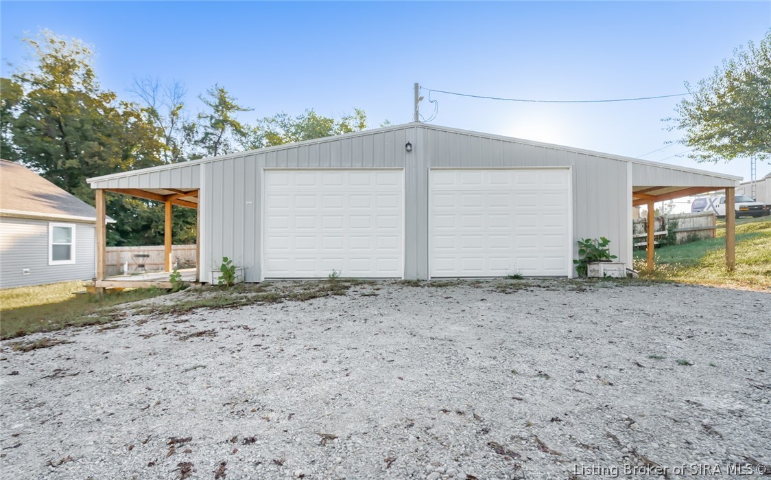 1319 W Commerce Street Property Photo 3