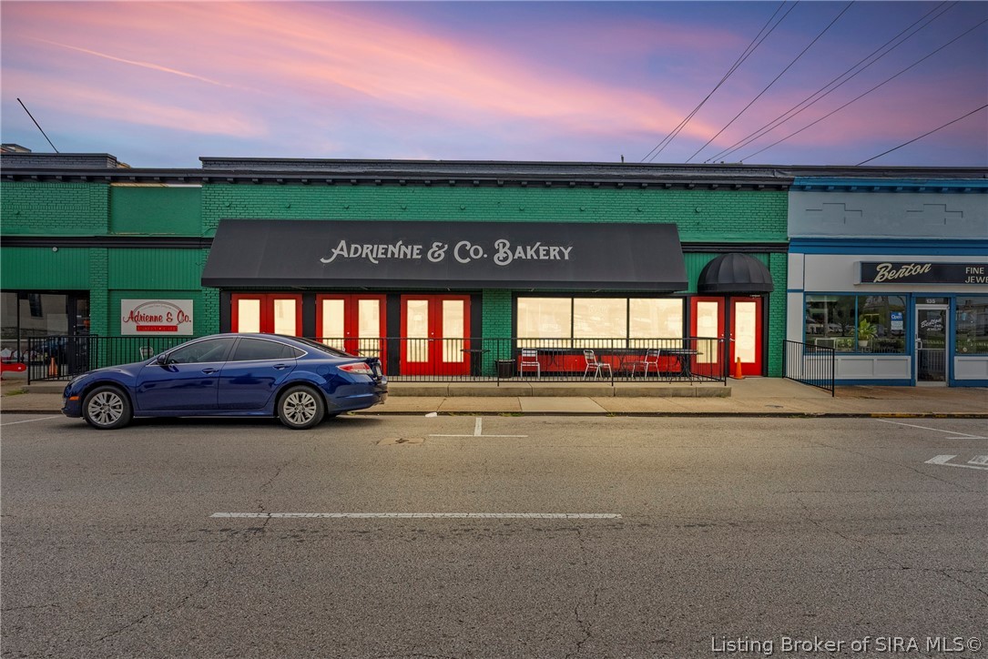 127/129 W Court Avenue Property Photo 1