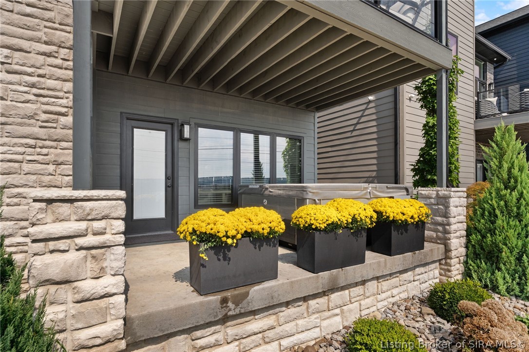 100 Howard Lane Property Photo 10