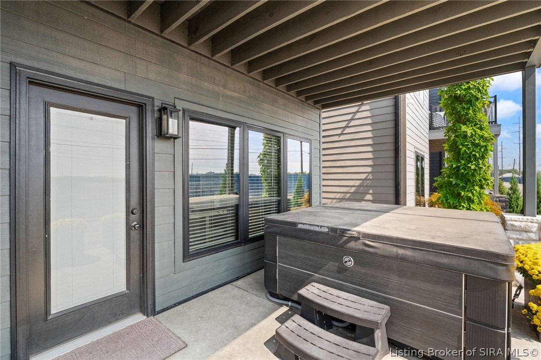100 Howard Lane Property Photo 11