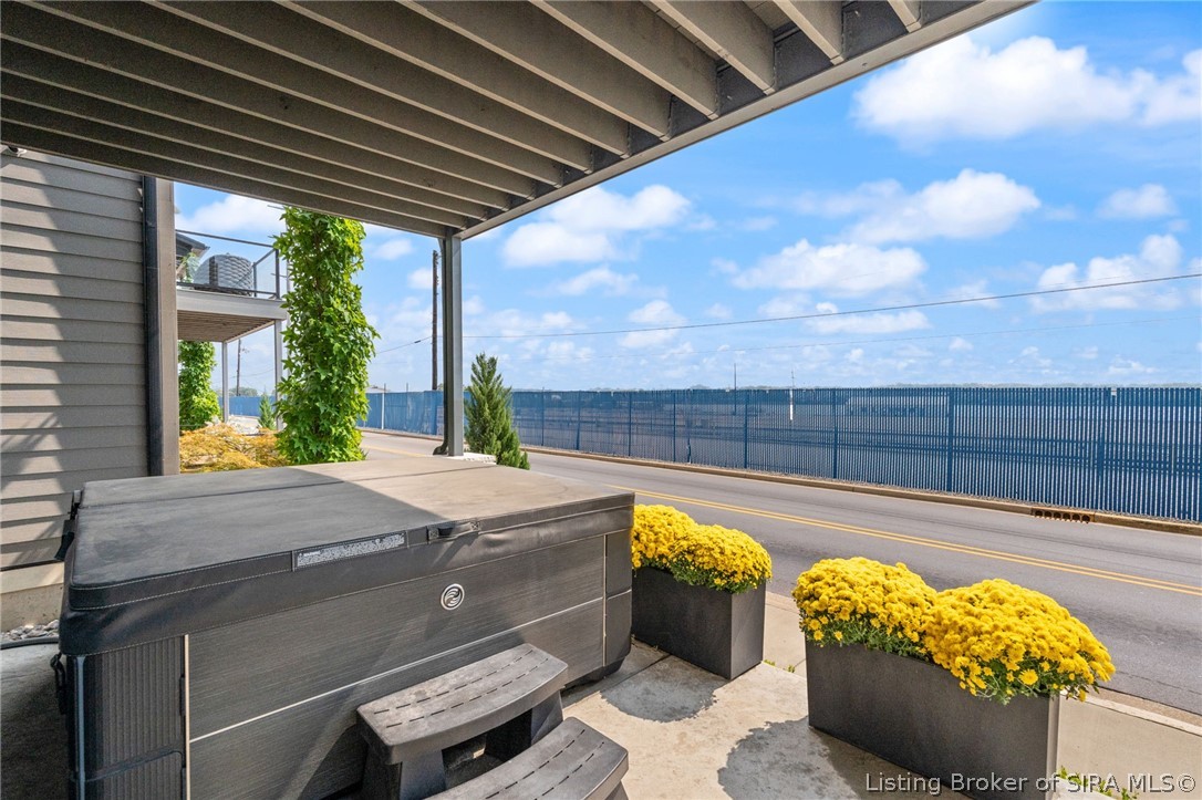 100 Howard Lane Property Photo 12