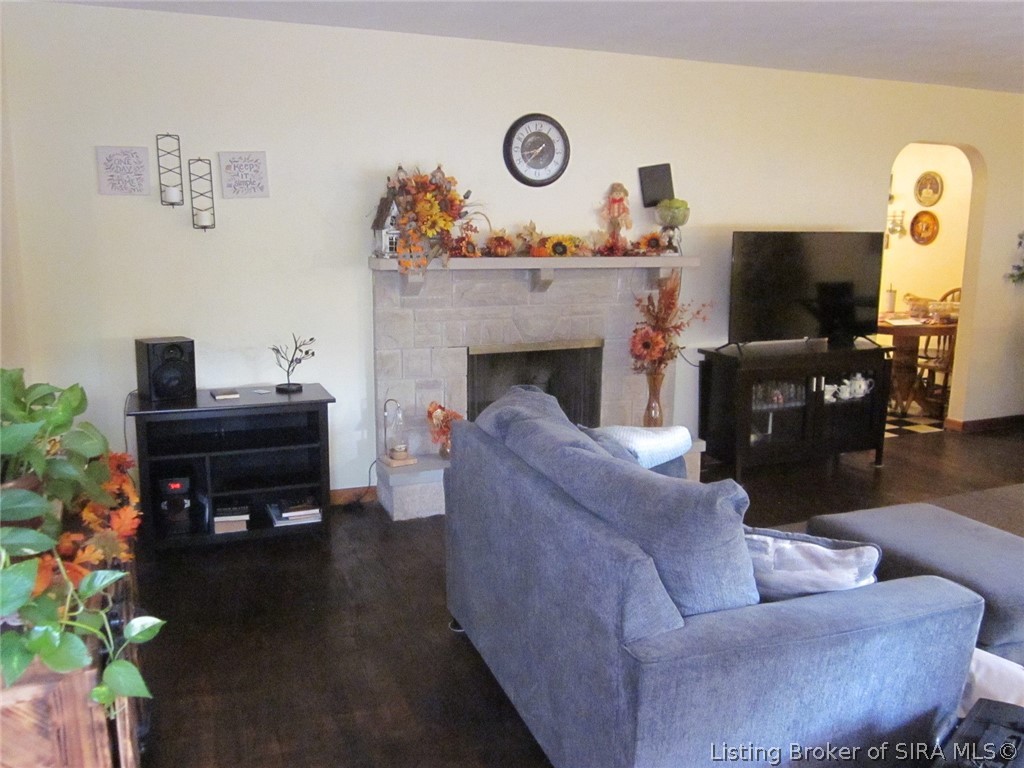102 Maevi Drive Property Photo 4