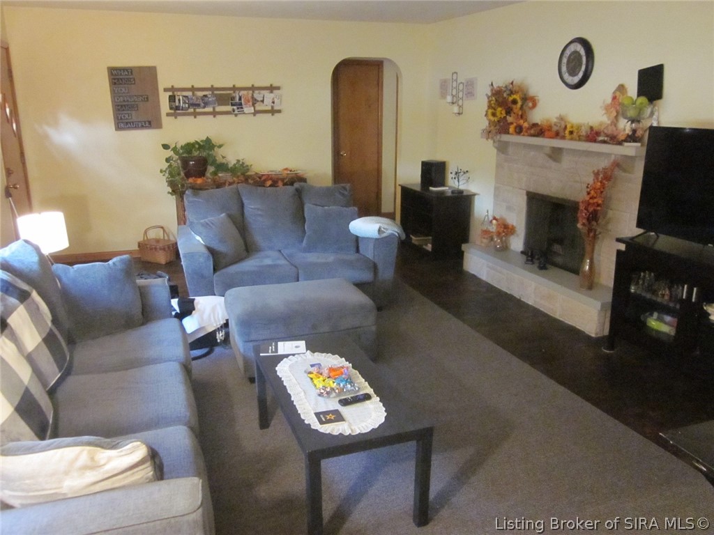 102 Maevi Drive Property Photo 7